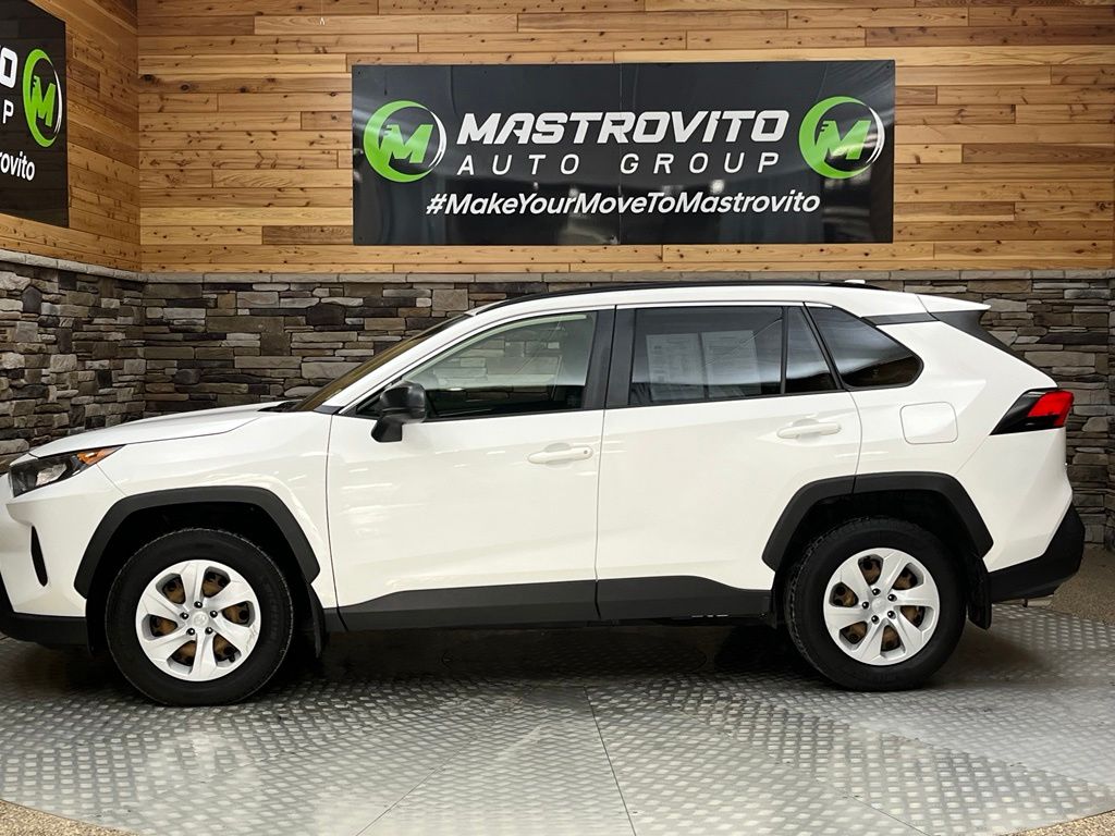 2019 Toyota RAV4 LE - Photo 15