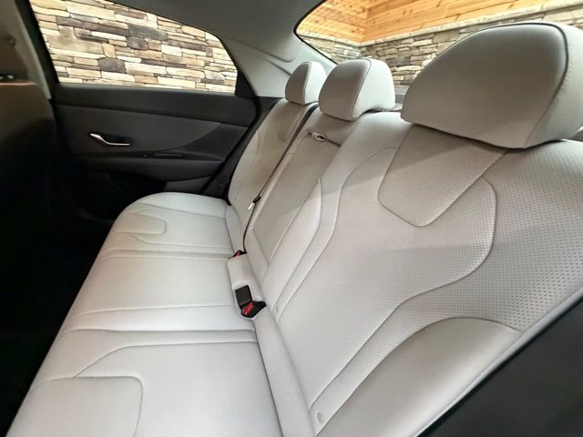 2023 Hyundai Elantra Limited - Photo 35