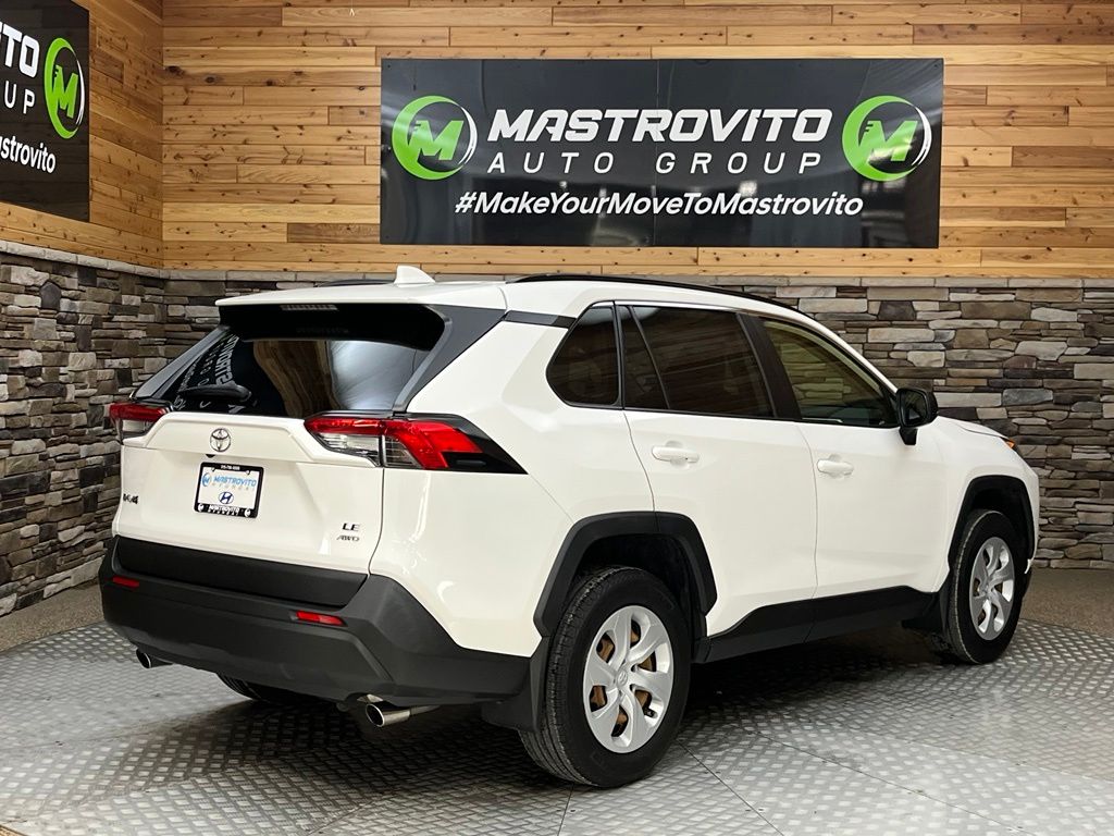 2019 Toyota RAV4 LE - Photo 22