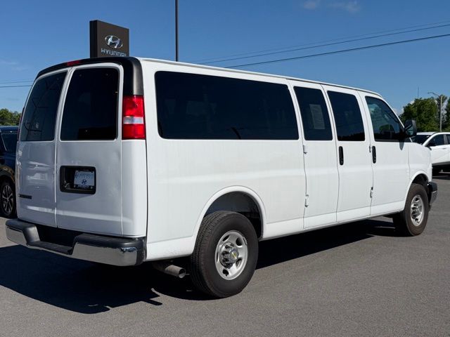 2025 Chevrolet Express Passenger LT - Photo 7