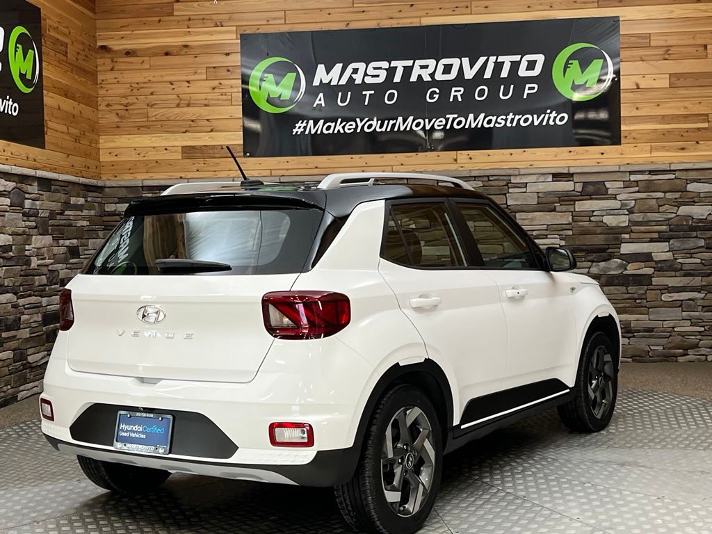 2024 Hyundai Venue Limited - Photo 23