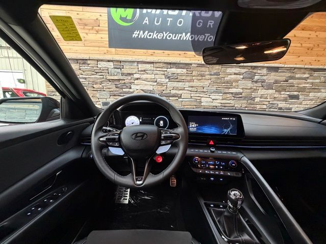 2025 Hyundai Elantra N - Photo 17