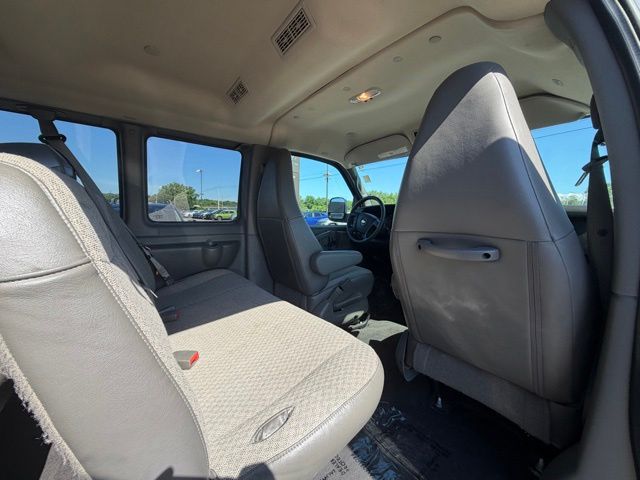 2025 Chevrolet Express Passenger LT - Photo 23