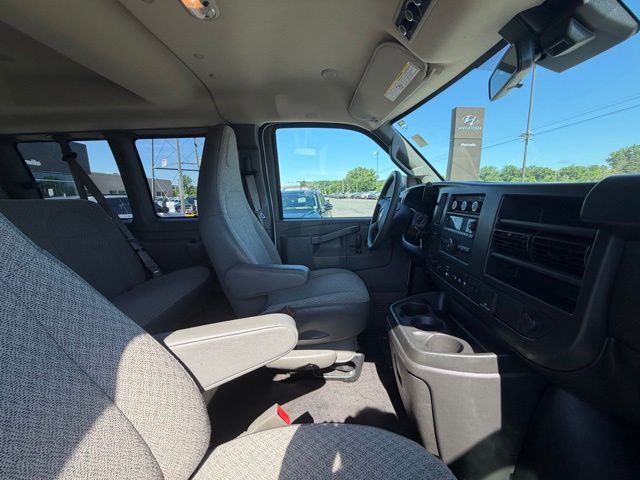 2025 Chevrolet Express Passenger LT - Photo 15