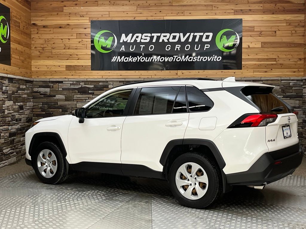 2019 Toyota RAV4 LE - Photo 17