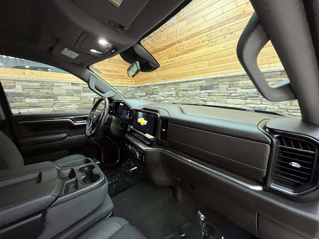 2022 Chevrolet Silverado 1500 LT - Photo 19