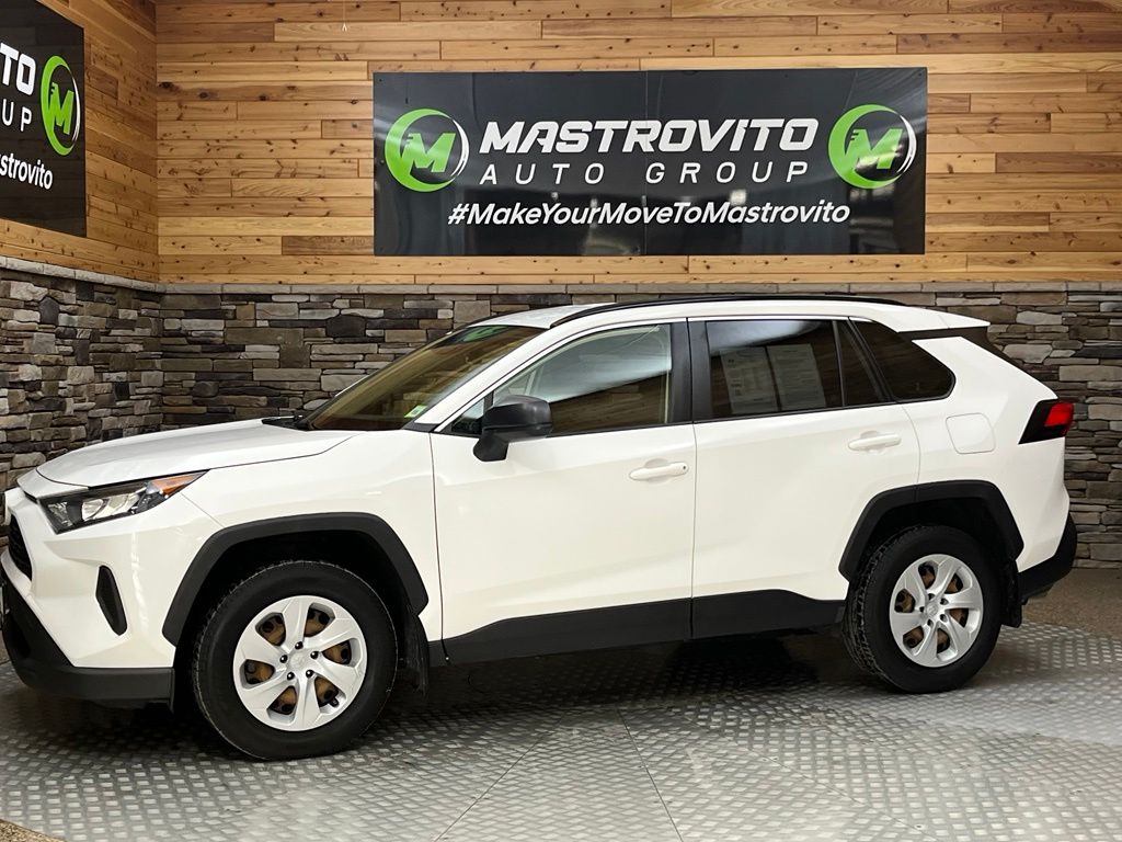 2019 Toyota RAV4 LE - Photo 12