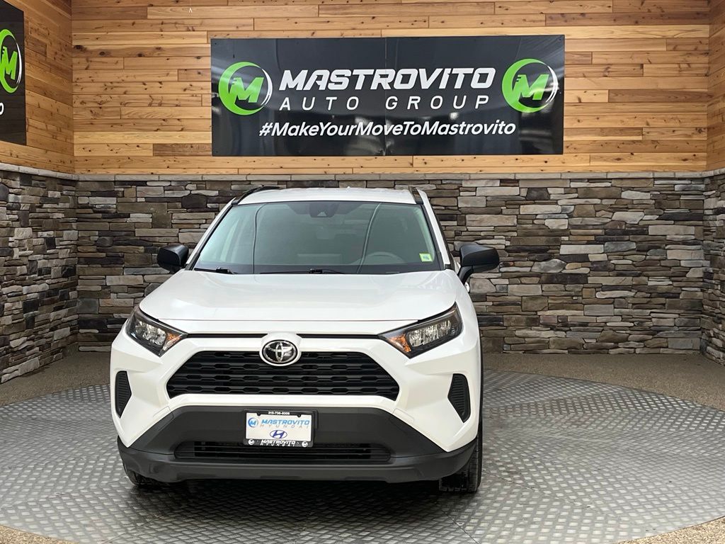 2019 Toyota RAV4 LE - Photo 6
