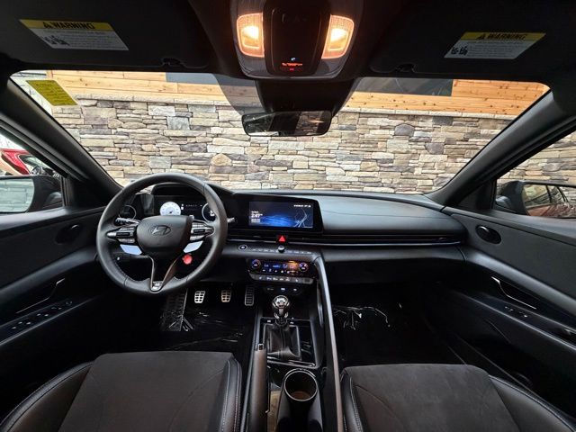 2025 Hyundai Elantra N - Photo 16