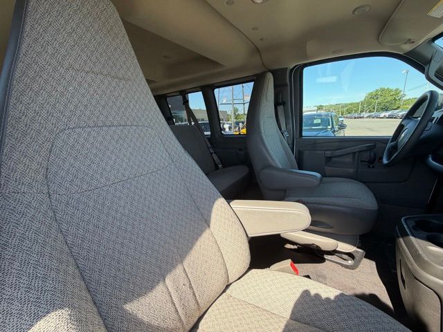 2025 Chevrolet Express Passenger LT - Photo 16