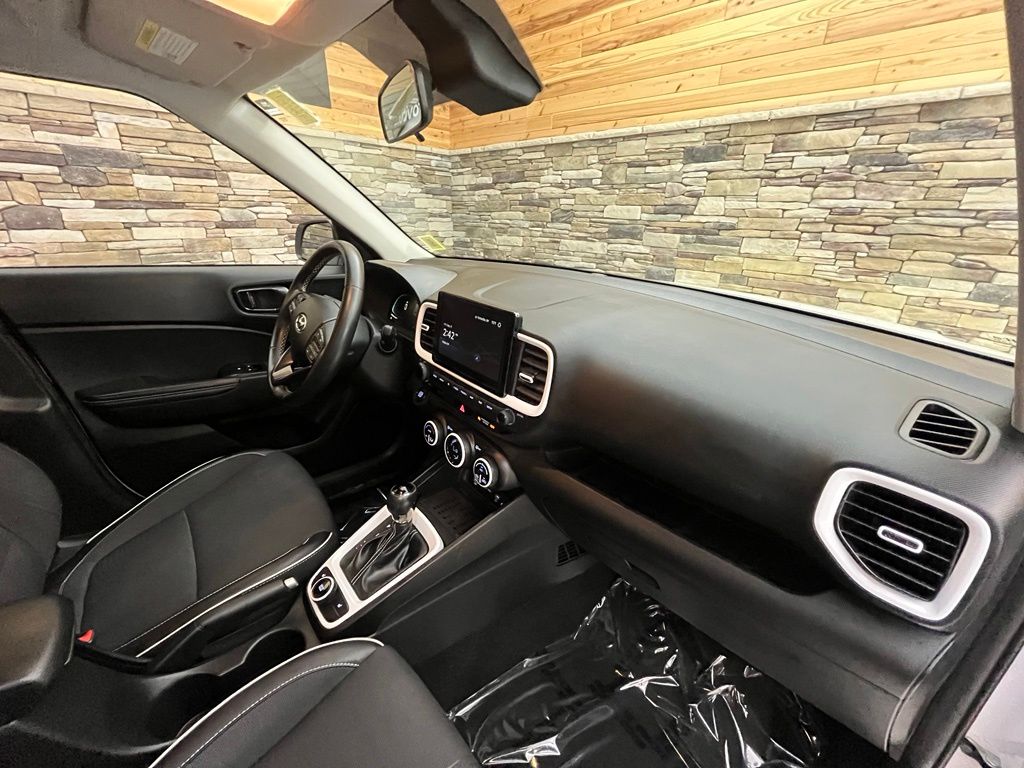 2024 Hyundai Venue Limited - Photo 27