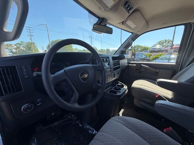 2025 Chevrolet Express Passenger LT - Photo 11