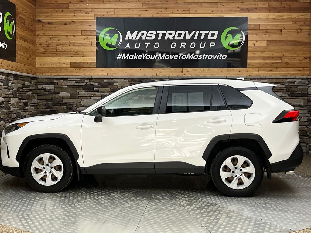 2019 Toyota RAV4 LE - Photo 14