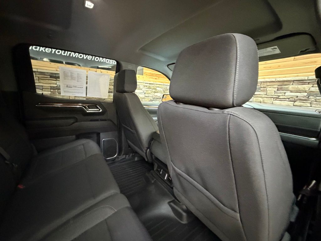 2023 Chevrolet Silverado 1500 LT - Photo 30