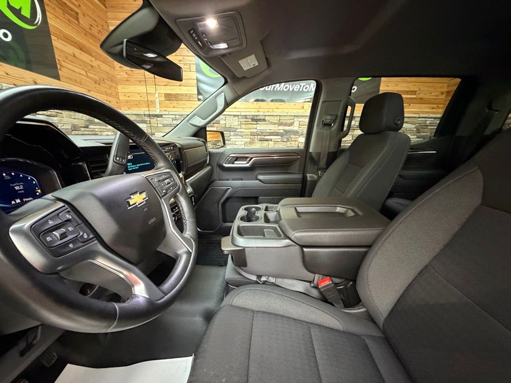2023 Chevrolet Silverado 1500 LT - Photo 11