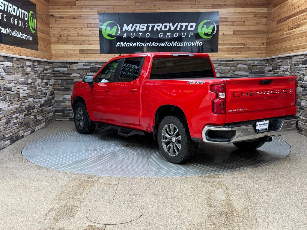 2023 Chevrolet Silverado 1500 LT - Photo 7
