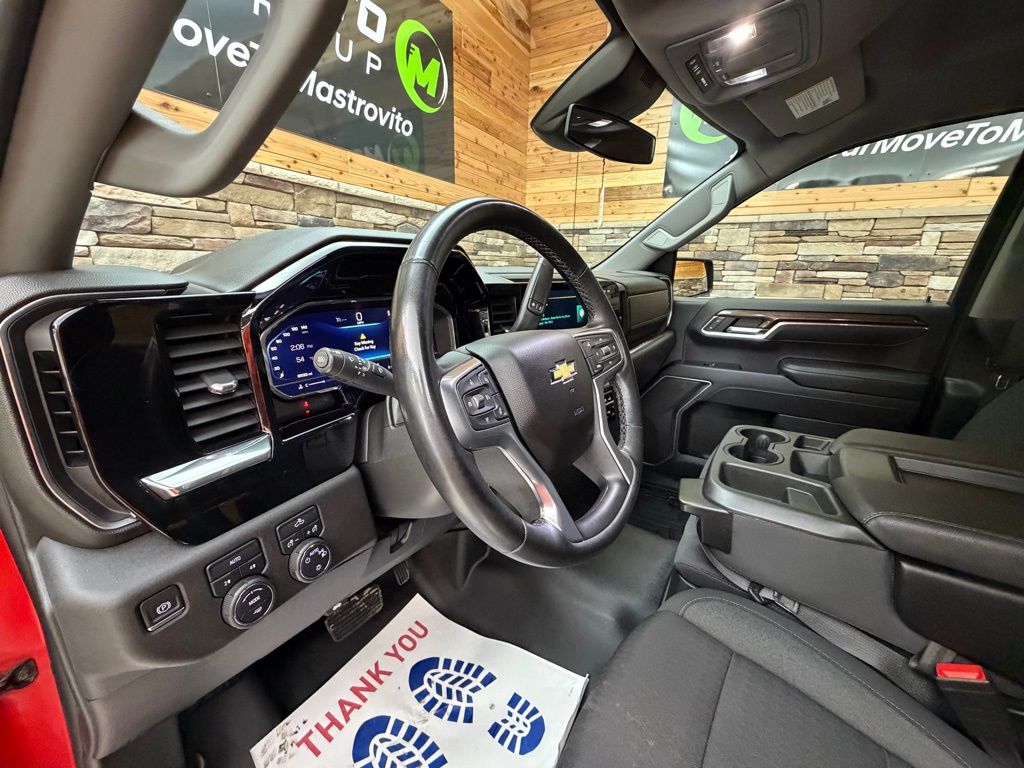 2023 Chevrolet Silverado 1500 LT - Photo 10