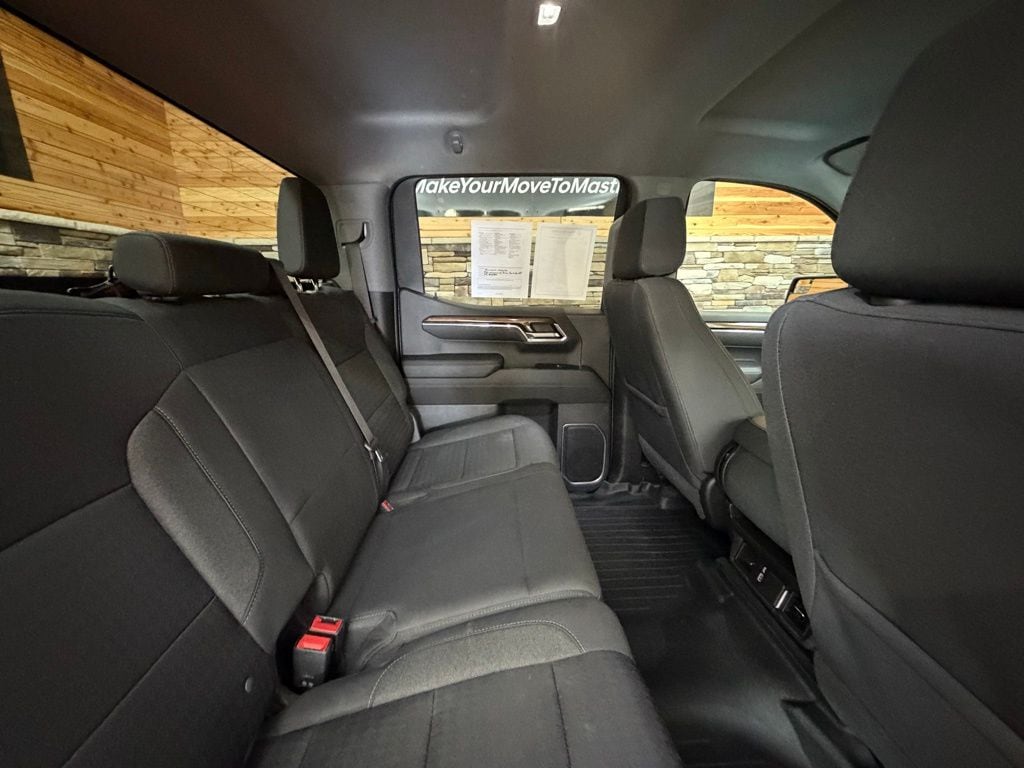 2023 Chevrolet Silverado 1500 LT - Photo 31
