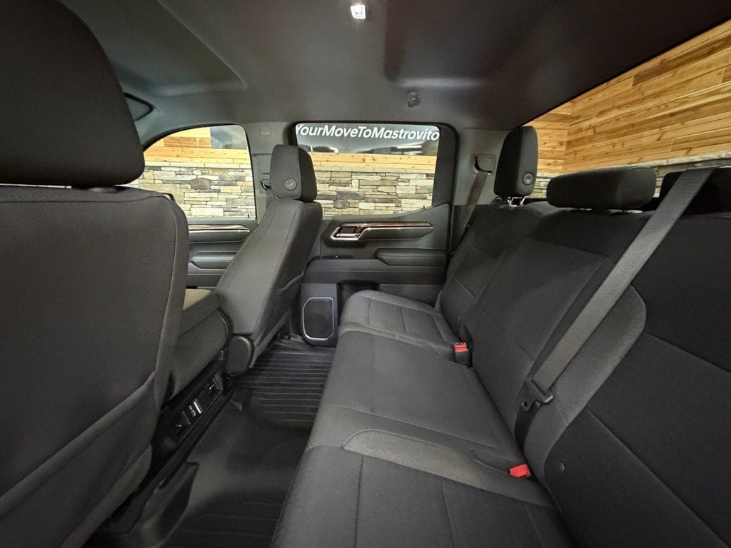 2023 Chevrolet Silverado 1500 LT - Photo 28