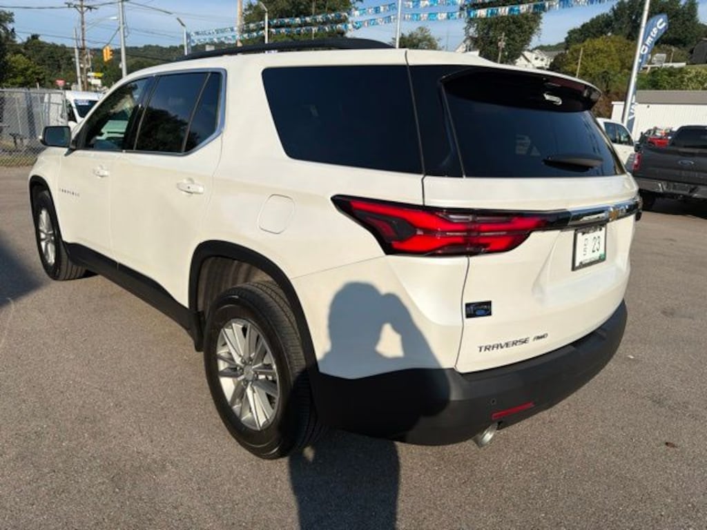 Used 2023 Chevrolet Traverse LT SUV
