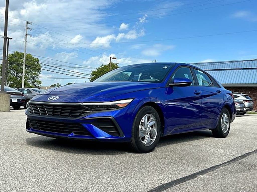 Certified 2025 Hyundai Elantra SE Sedan