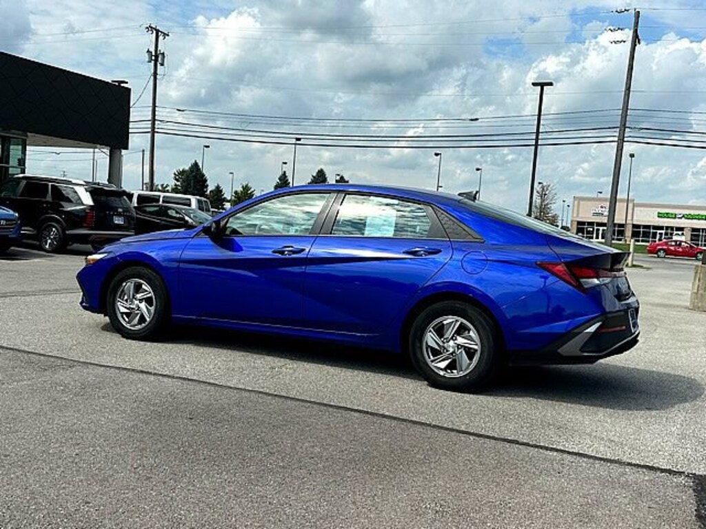 Certified 2025 Hyundai Elantra SE Sedan