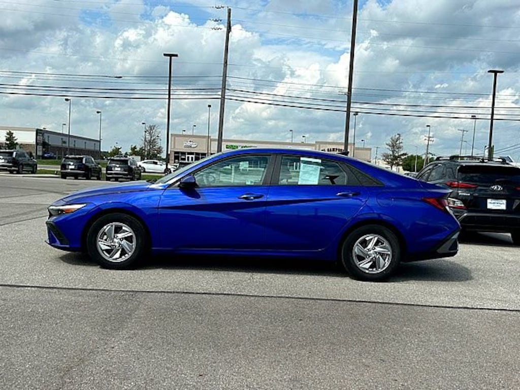 Certified 2025 Hyundai Elantra SE Sedan