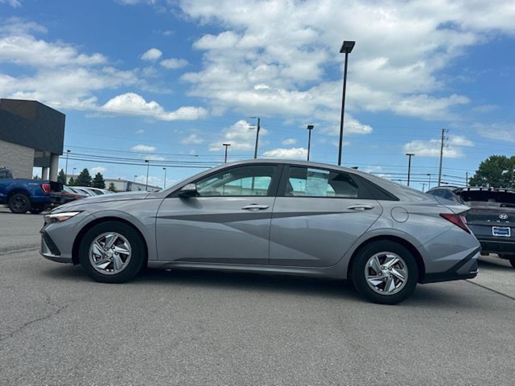 Certified 2024 Hyundai Elantra SE Sedan