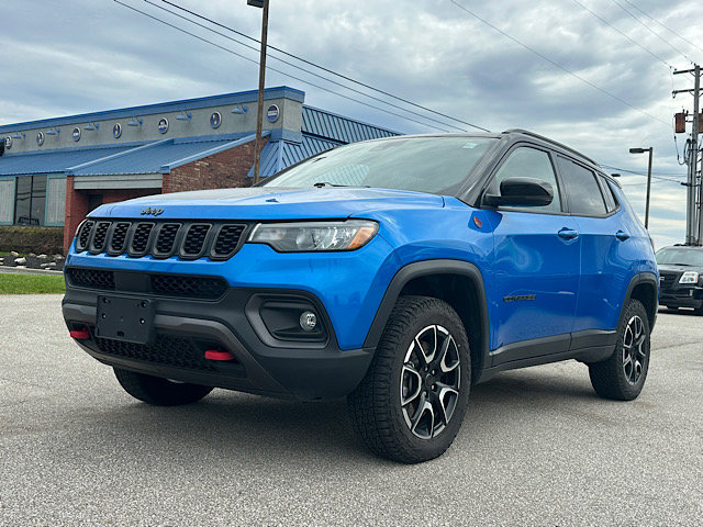 Used 2025 Jeep Compass Trailhawk SUV