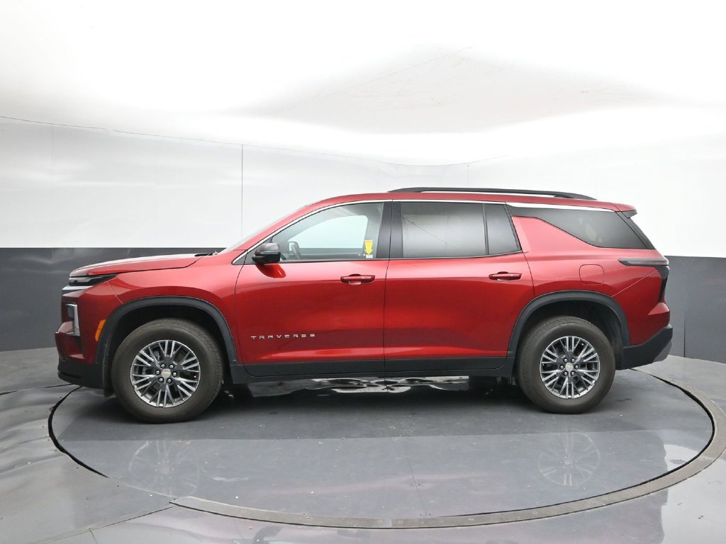 Used 2024 Chevrolet Traverse LT SUV