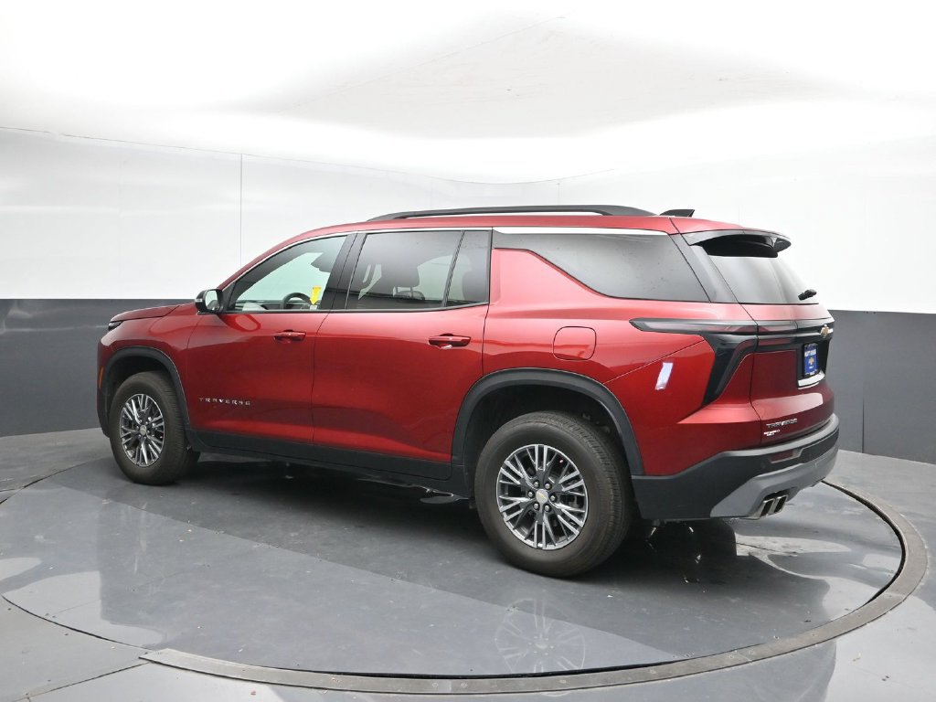 Used 2024 Chevrolet Traverse LT SUV
