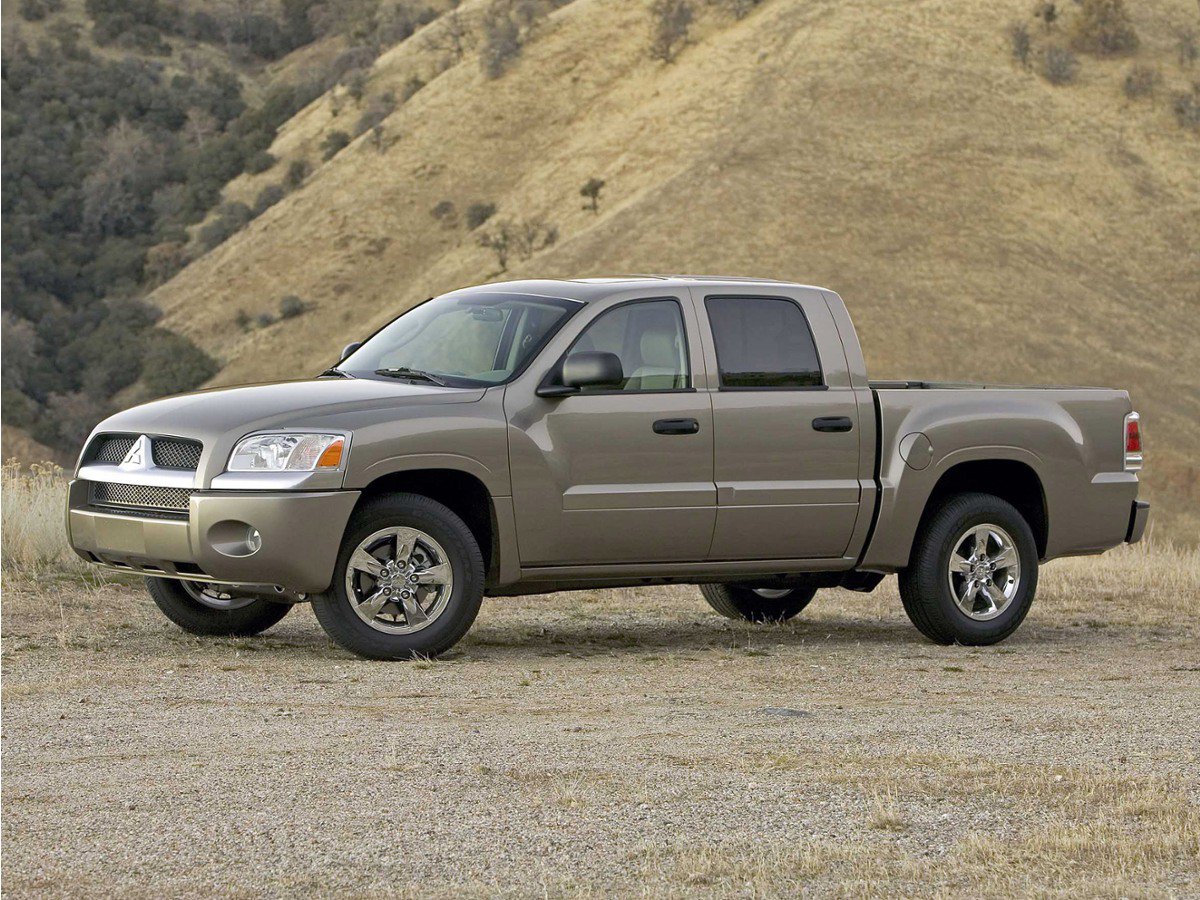  Mitsubishi Raider