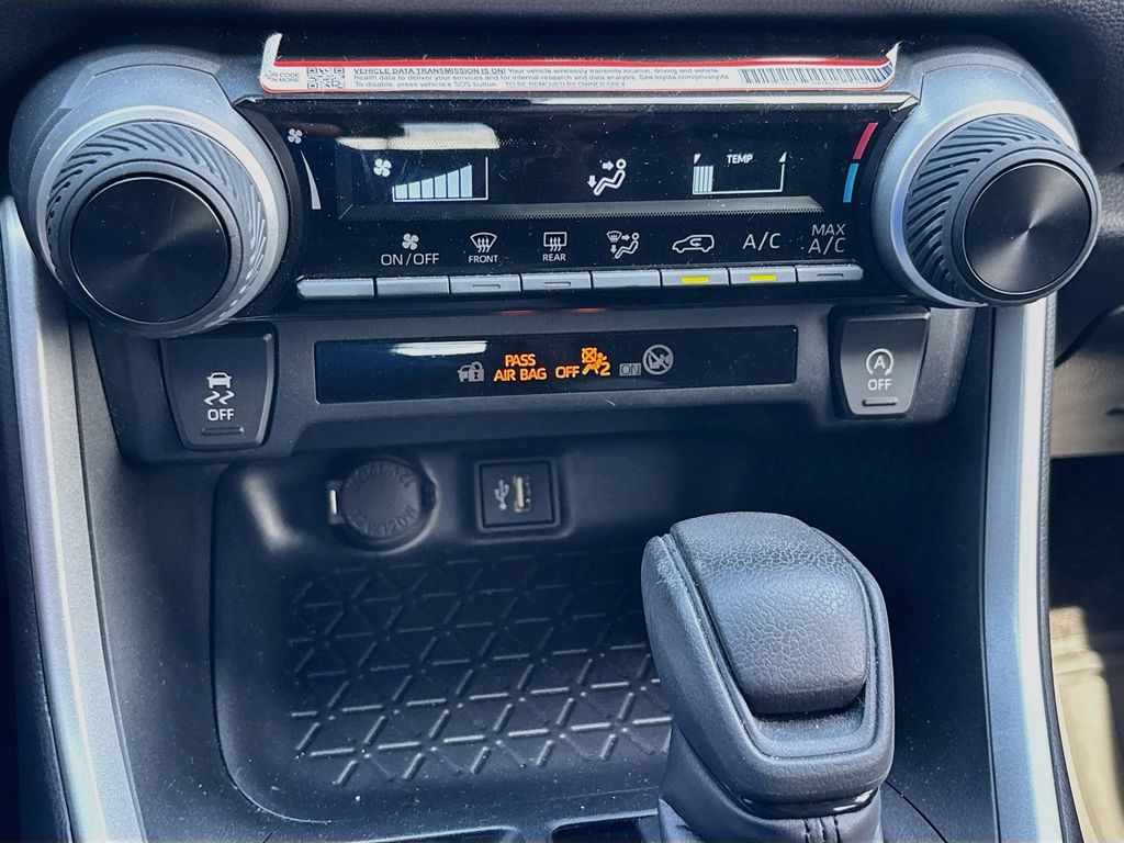 2025 Toyota RAV4 LE - Photo 15