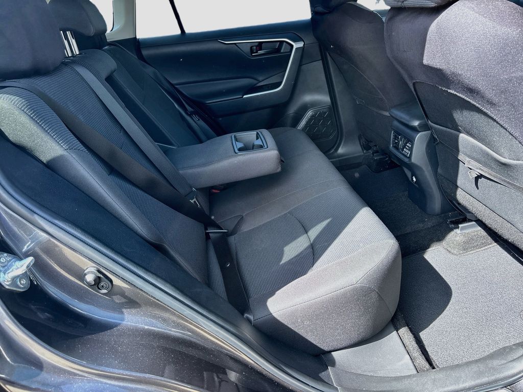 2025 Toyota RAV4 LE - Photo 26