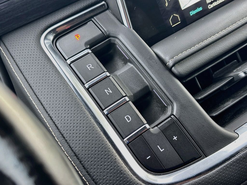2024 GMC Yukon XL SLT - Photo 16