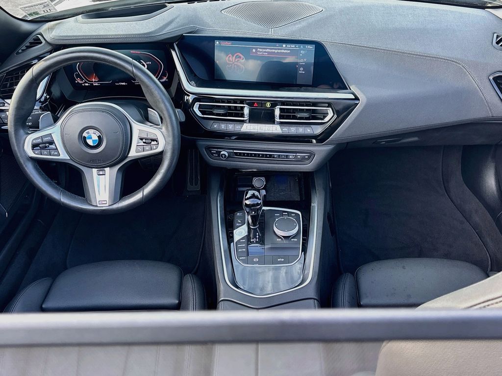 2025 BMW Z4 30i - Photo 22