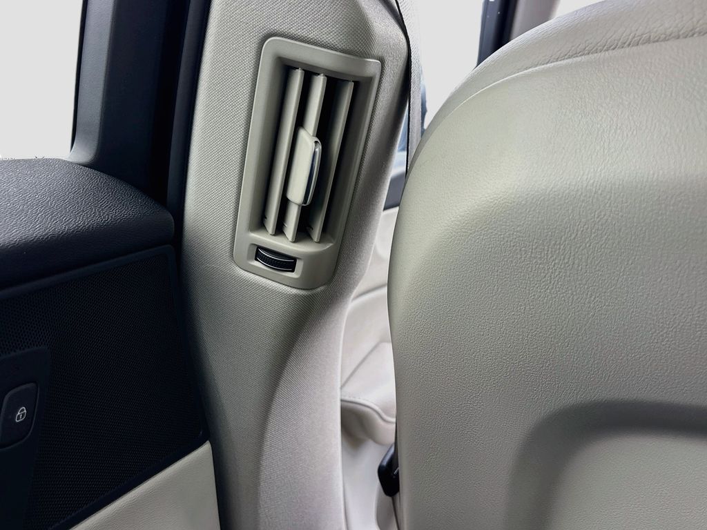 2018 Volvo XC60 Momentum - Photo 27