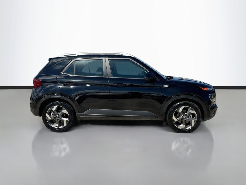 Used 2024 Hyundai Venue SEL SUV