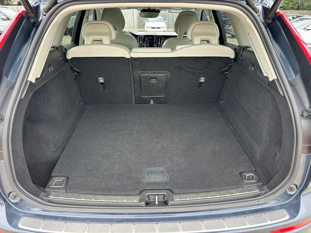 2018 Volvo XC60 Momentum - Photo 28