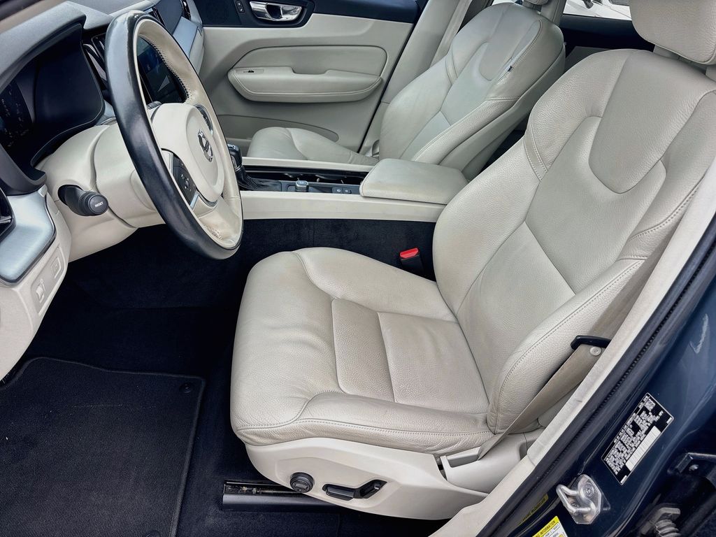 2018 Volvo XC60 Momentum - Photo 21
