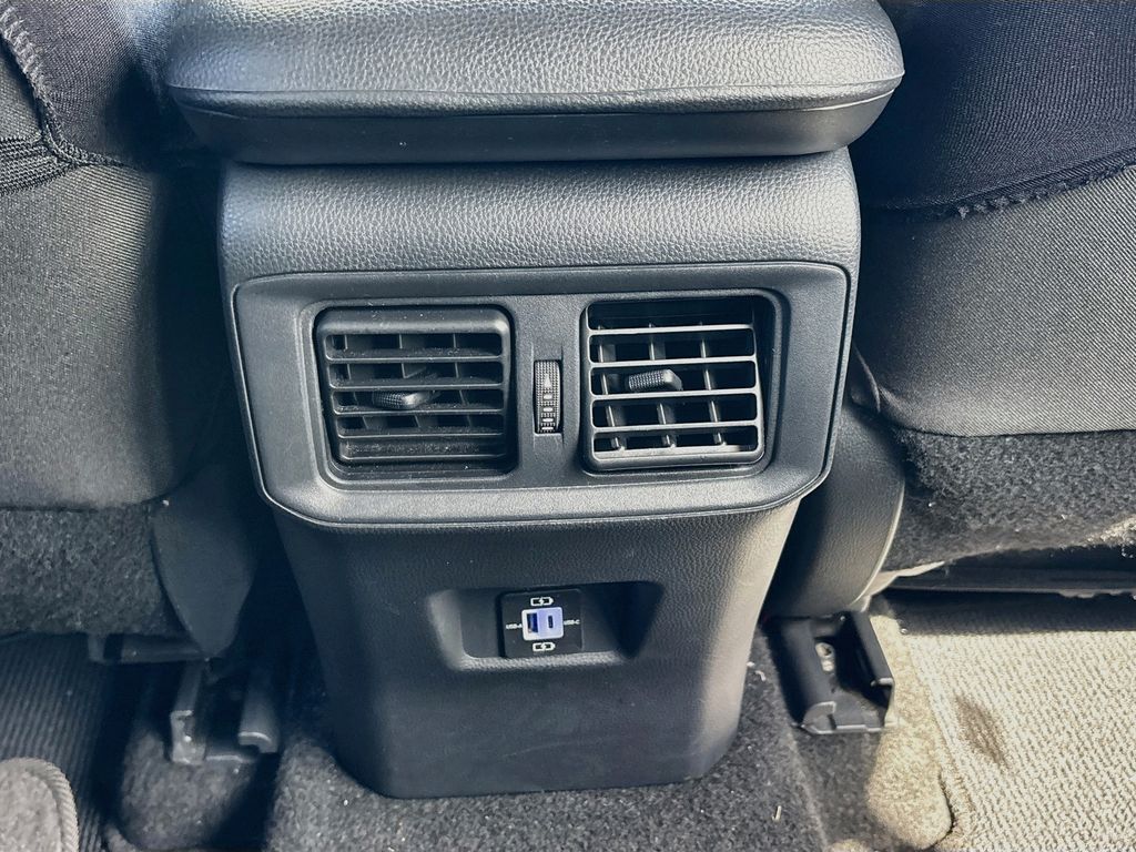 2025 Toyota RAV4 LE - Photo 24