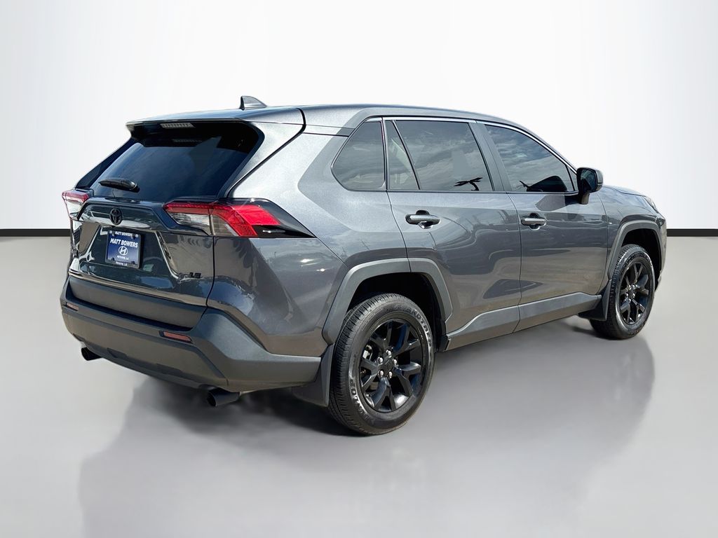 2025 Toyota RAV4 LE - Photo 5