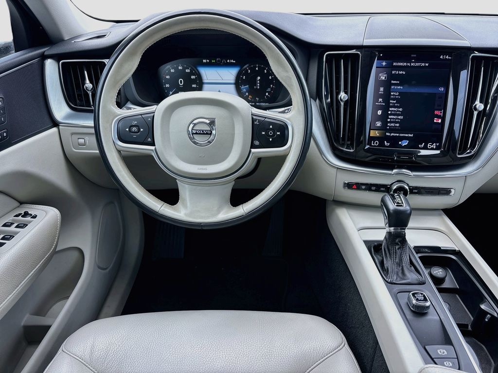 2018 Volvo XC60 Momentum - Photo 23