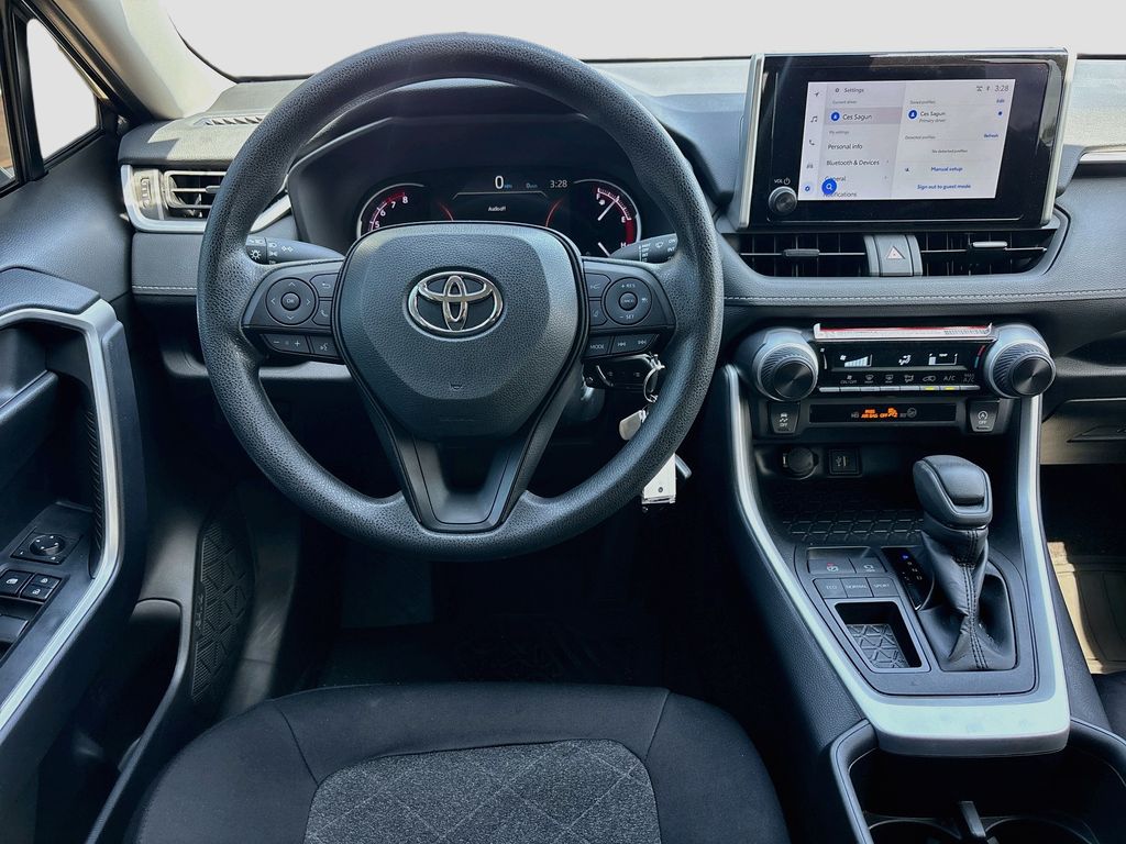 2025 Toyota RAV4 LE - Photo 21