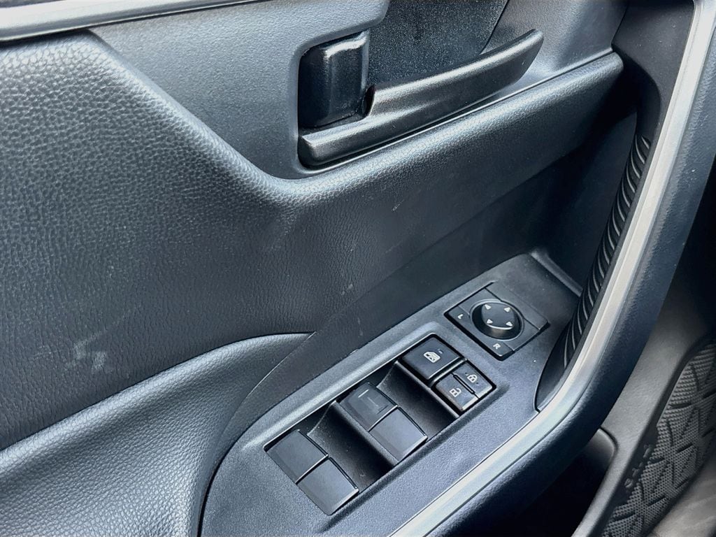 2025 Toyota RAV4 LE - Photo 17