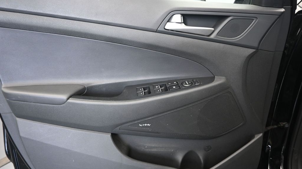 2021 Hyundai Tucson Limited - Photo 23