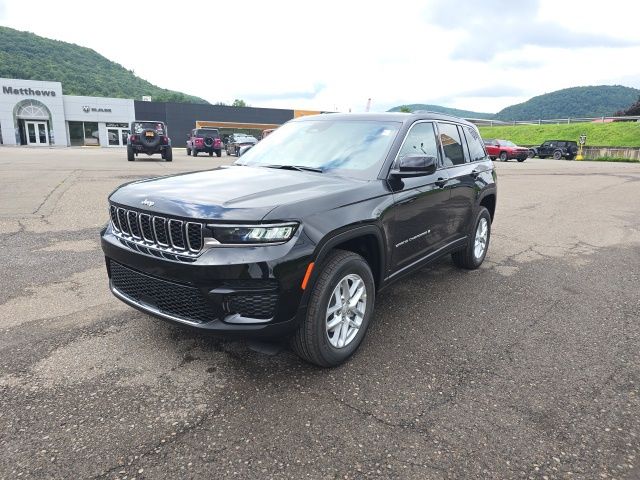 2026 Jeep Grand Cherokee LAREDO 4X4 Sport Utility