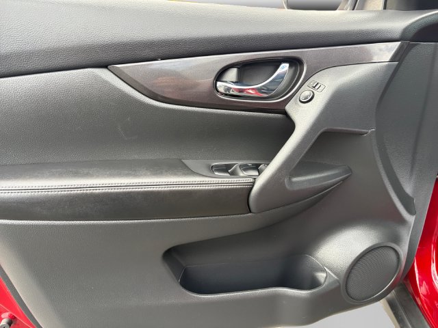 2018 Nissan Rogue SV - Photo 11