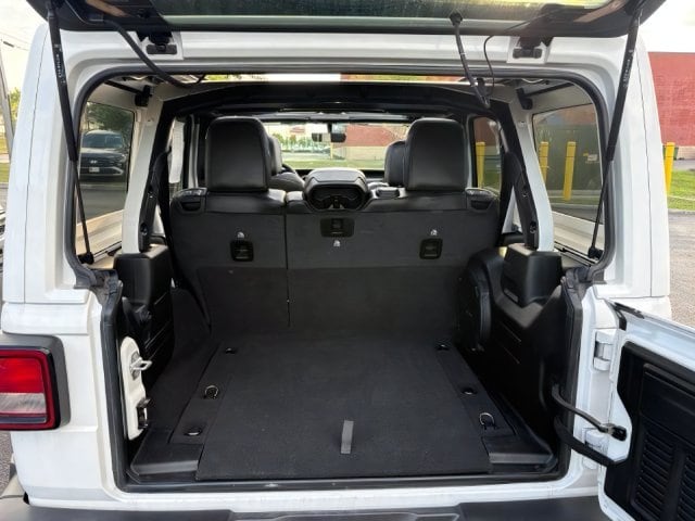 2023 Jeep Wrangler 4-Door Sahara Altitude - Photo 17