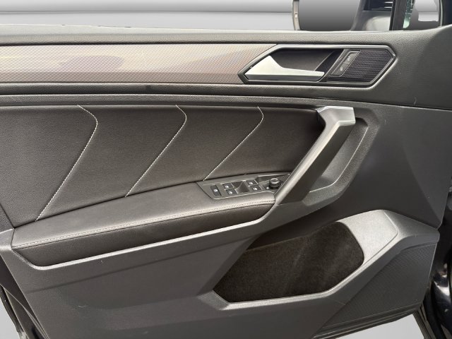 2022 Volkswagen Tiguan SE - Photo 11